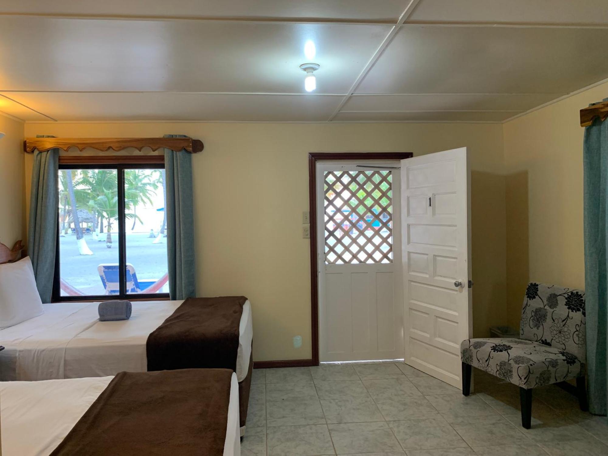 Blue Marlin Beach Resort Dangriga Cameră foto